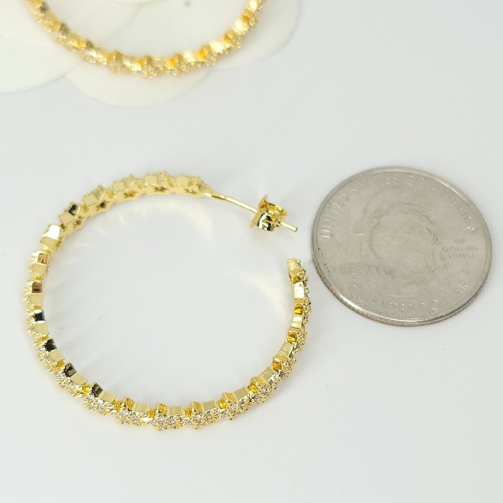 NEW 18K Gold Micro Pave CZ Stars Hoop Earrings NWT - Picture 6 of 10